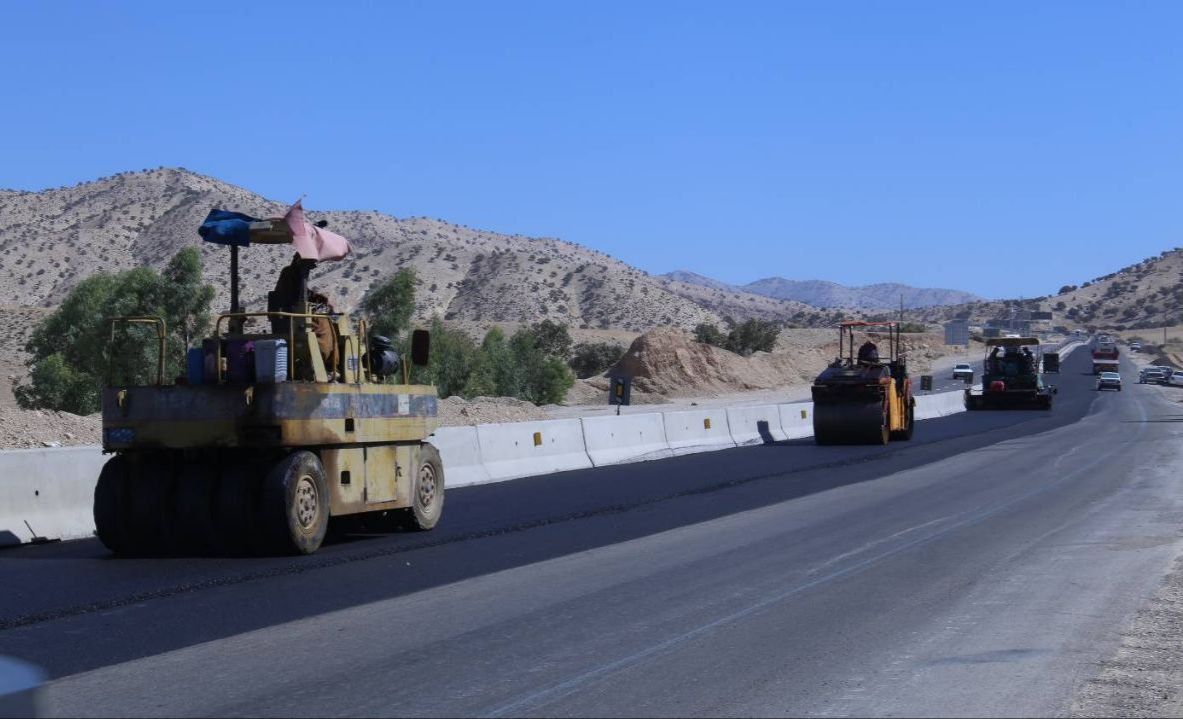 اجرای ۱۰۴ کیلومتر عملیات روکش آسفالت در جاده‌های ایلام