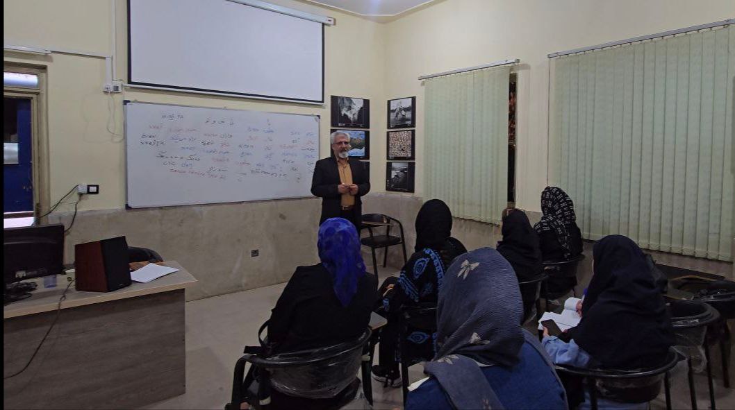 حفظ و ترویج زبان کوردی ایلامی، هدف برگزاری دوره‌های رسم‌الخط